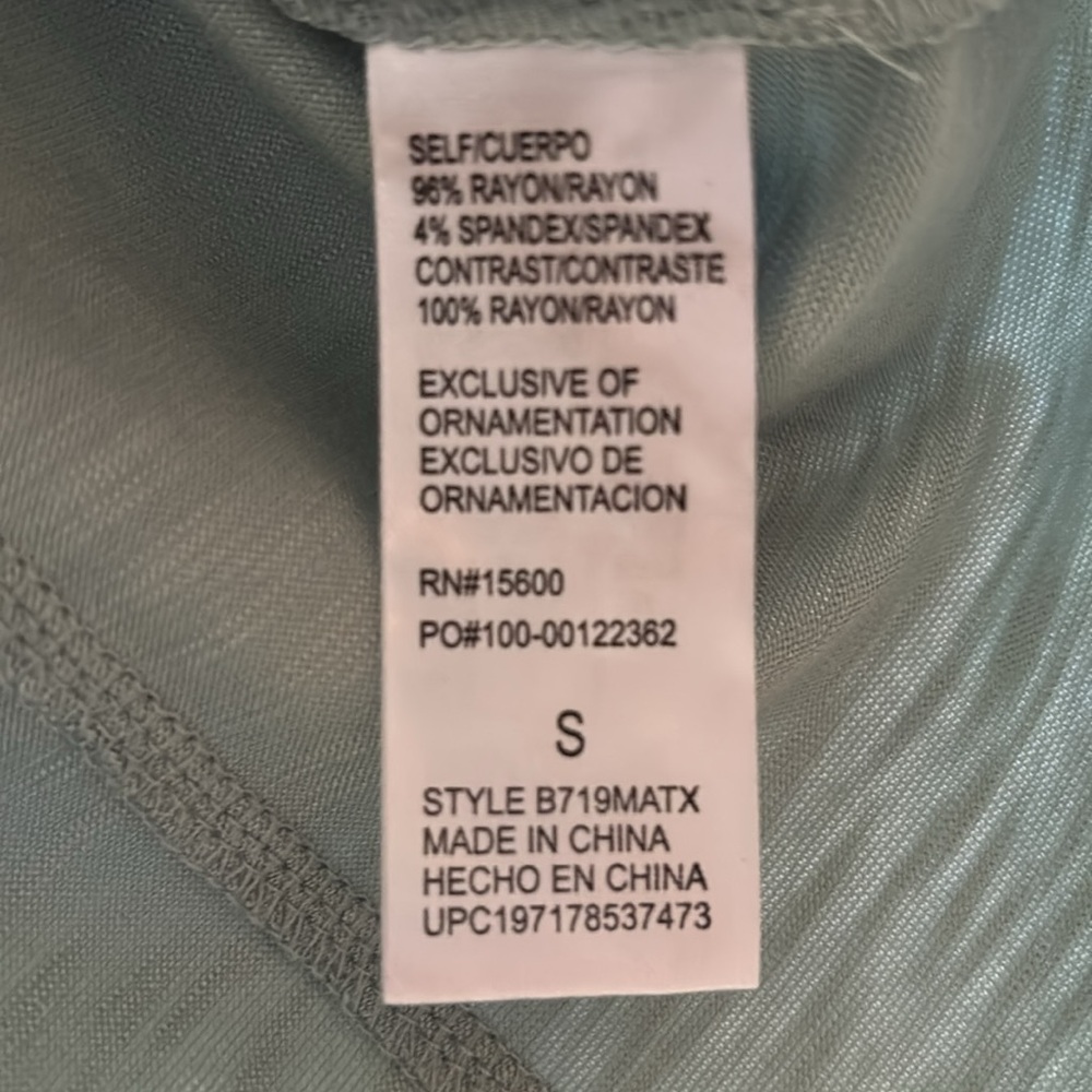 Embroidered button down blouse - Picture 7 of 7
